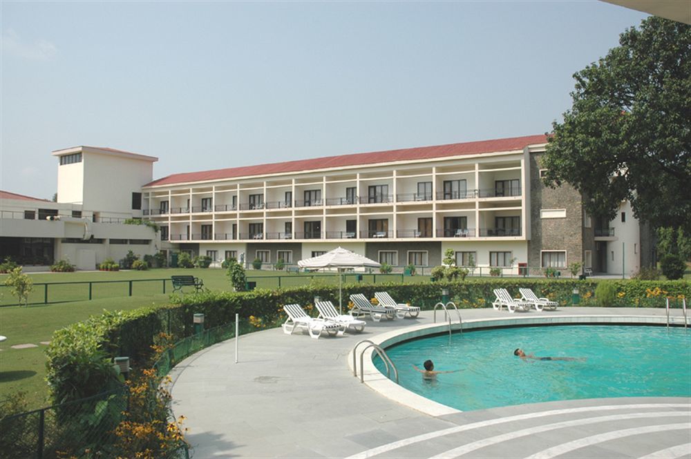 Hotel Mountview Chandīgarh Exterior foto